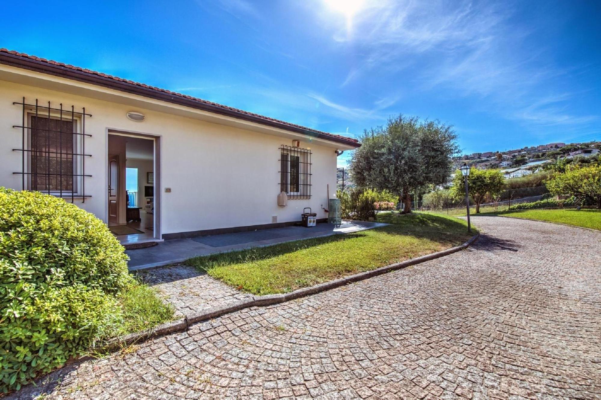 Villa Lucia Riviera Dei Fiori Pool - Happy Rentals San Remo Zewnętrze zdjęcie